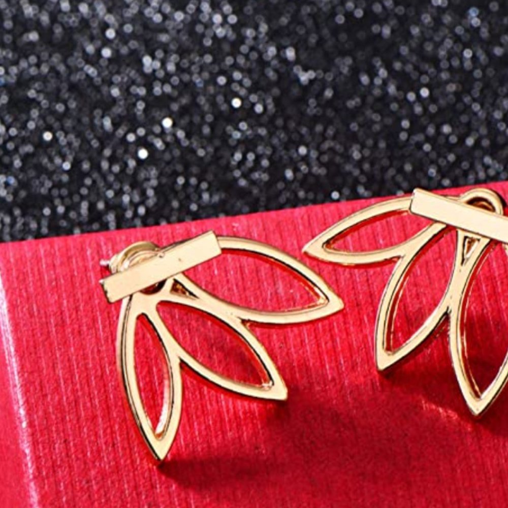 🐚 BOHO Lotus Bar Earrings - Picture 4 of 8